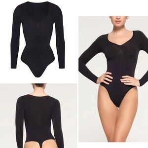 Skims Seamless Sculpt Long Sleeve thong Bodysuit in onyx
